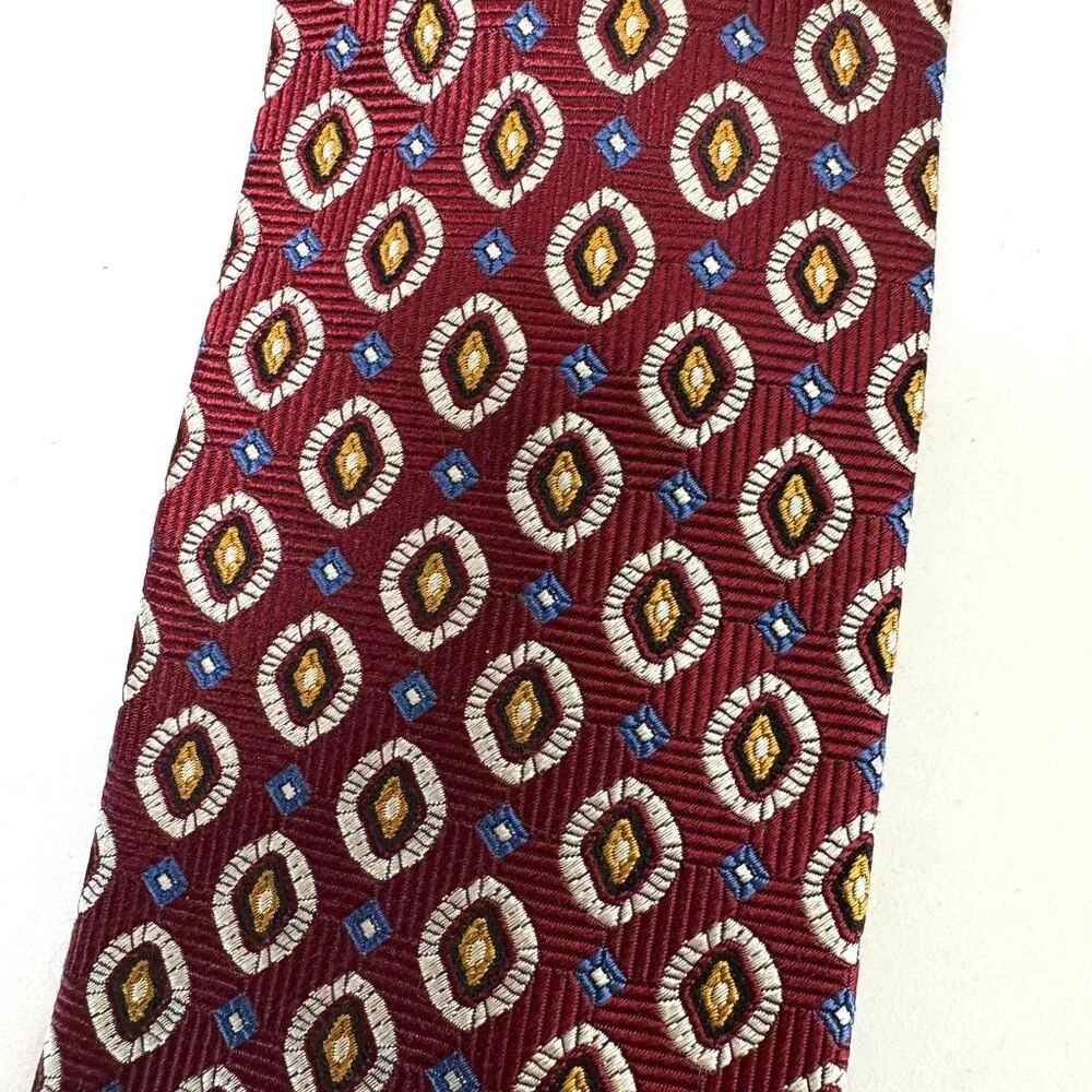 Jos A Bank Tie 100% Silk Necktie Maroon Gold Geometric‎ Medallion Print